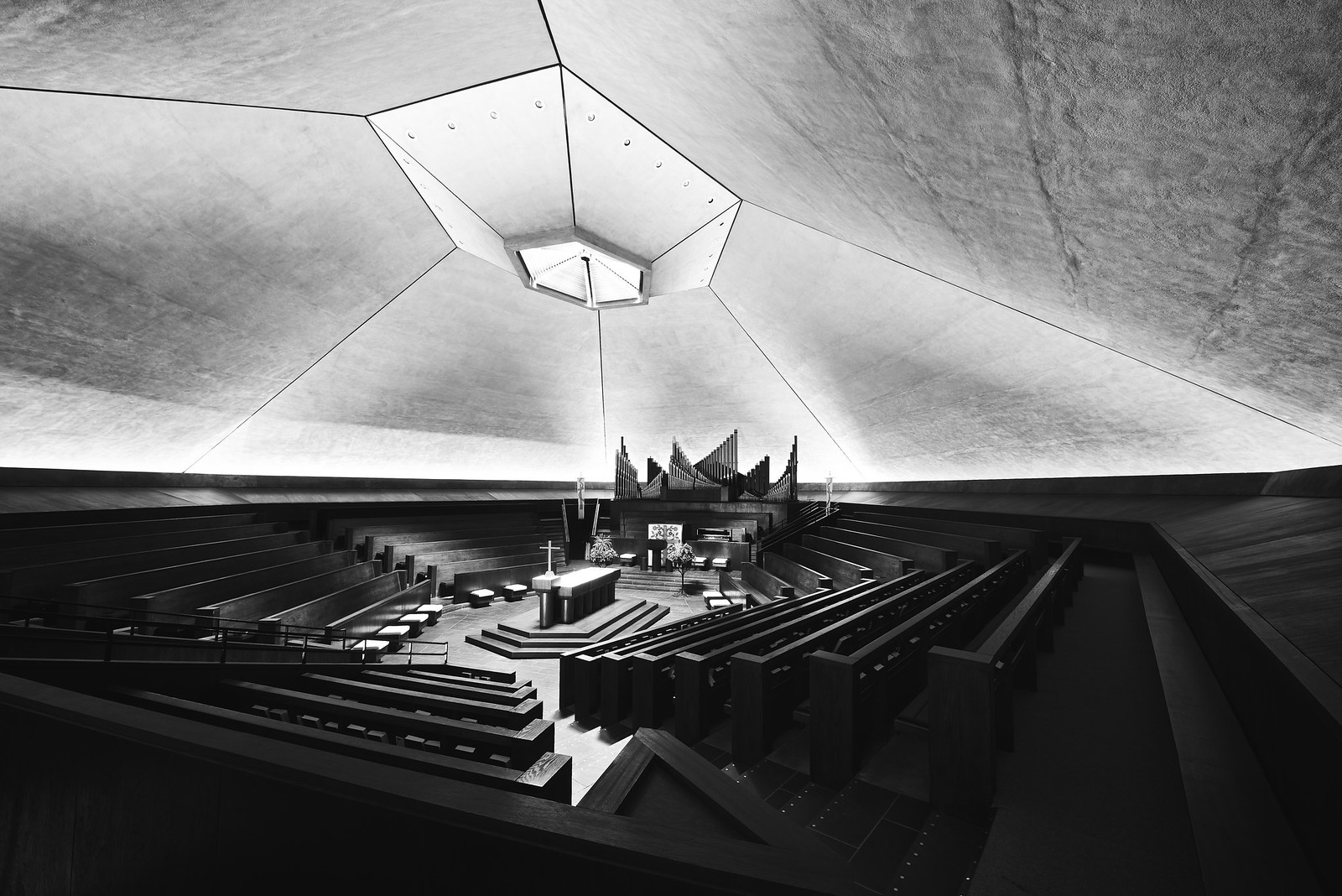Eero Saarinen’s North Christian Church
